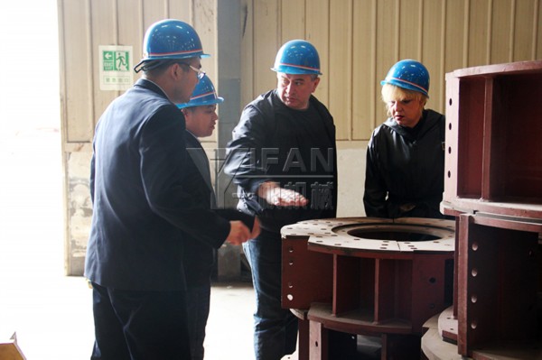 俄羅斯客戶考察一帆設(shè)備