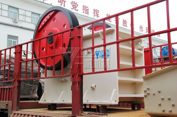 一帆機械顎式破碎機發(fā)貨